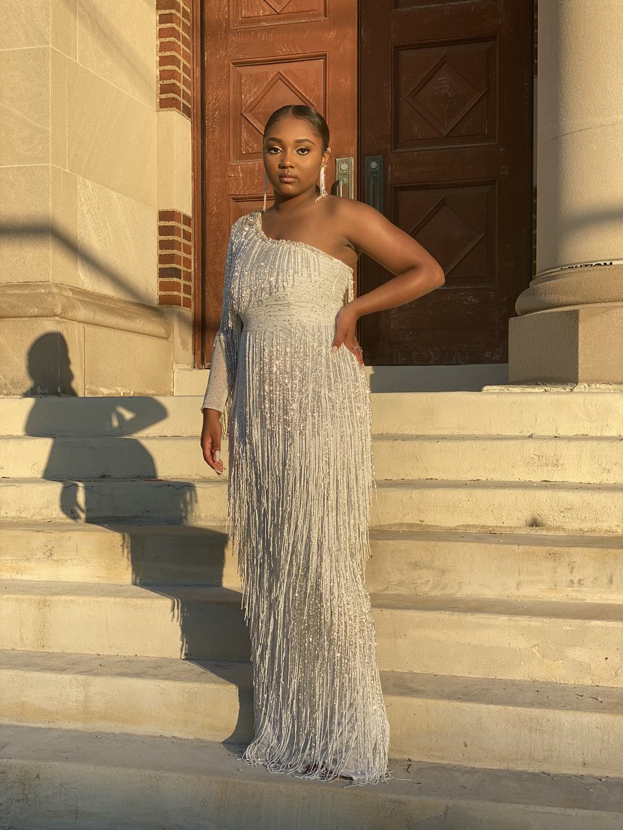 __reonna's tweet photo. high fa$hion💎 #prom2k20. https://t.co/eGPiSMZky6
