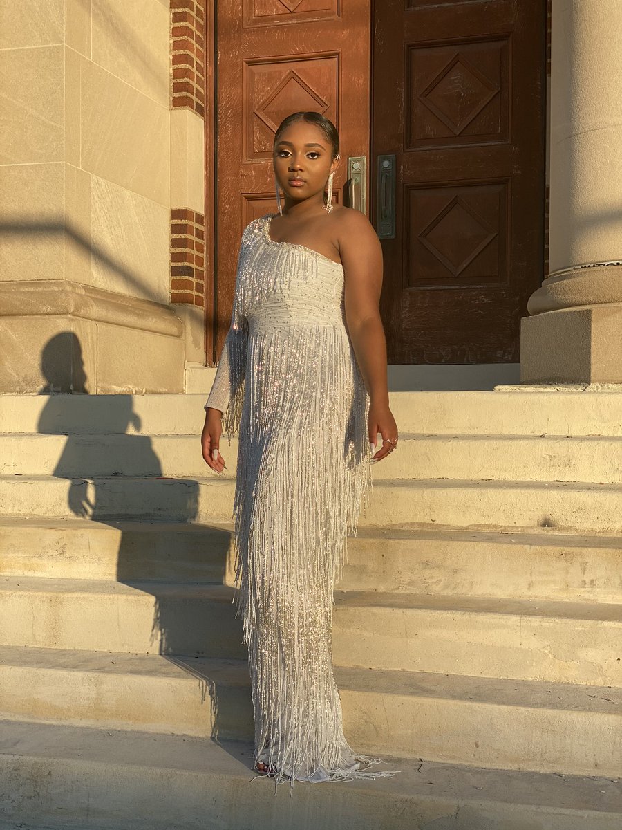 __reonna's tweet photo. high fa$hion💎 #prom2k20. https://t.co/eGPiSMZky6