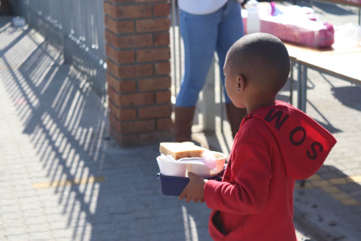 #MandelaDay2020

5 areas
1000 sanitary towels 
300 Dignity packs 
2 pots of soup
260 Hotdogs