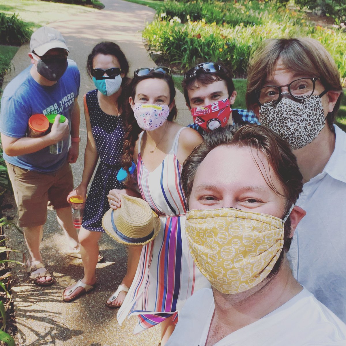 MrBehrmann's tweet photo. Was it hot?
Yes.
Was it worth it to see these people? Absolutely.
#sundaymorning #sabbath #mobot #coffeeanddonutsβοΈπ© #daylillies #STLLife #stlouisquinns https://t.co/PiVvZThZDD