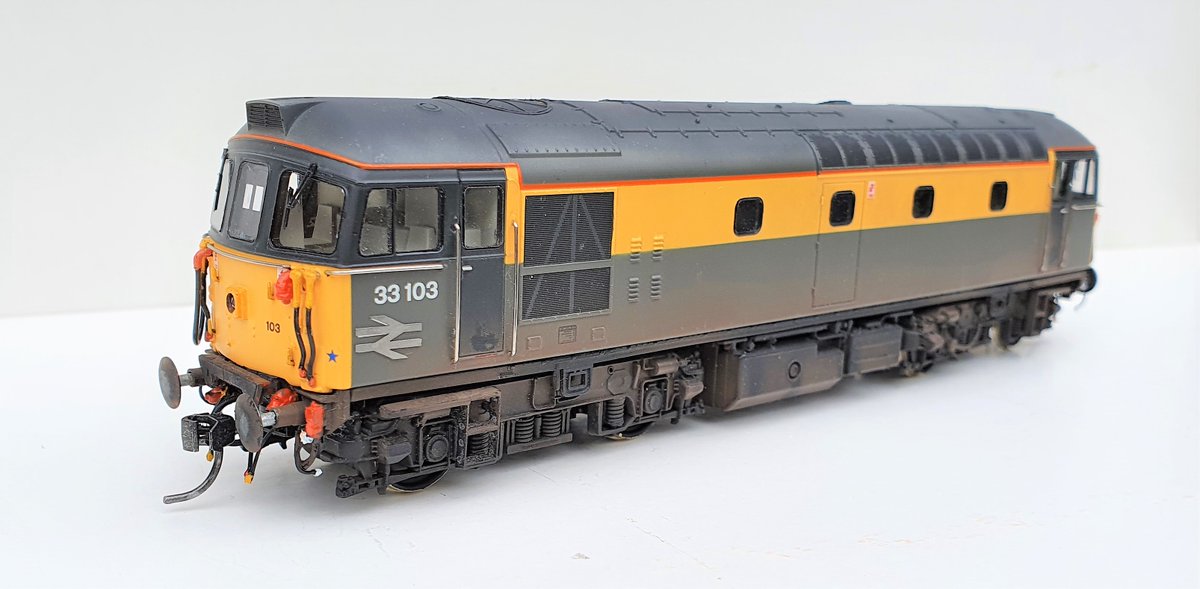 wrt_77's tweet photo. My pair of #Heljan #Class33 's are nearly done with underframing weathering to finish off and toning down. Tried to simulate the holes in the footsteps. These seem to be at one end only on the photos i have but maybe I'm wrong. One day i may replace with #PHdesigns #TMRGUK https://t.co/7wXbIpBMQ6