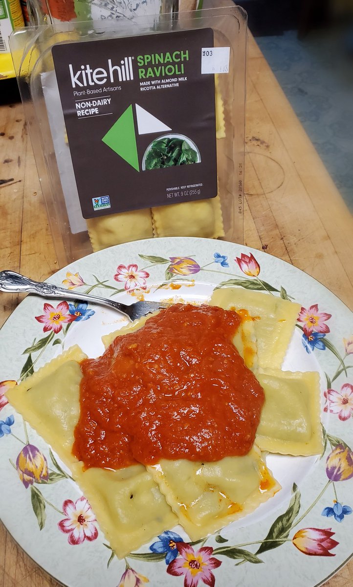 Kite Hill makes a wonderful vegan ricotta, but it's very hard to find locally. Sprouts has been out of it lately, but they started carrying these ravioli and tortellini that Kite Hill makes with that ricotta. I think they are pretty delish!
#huntsvegan