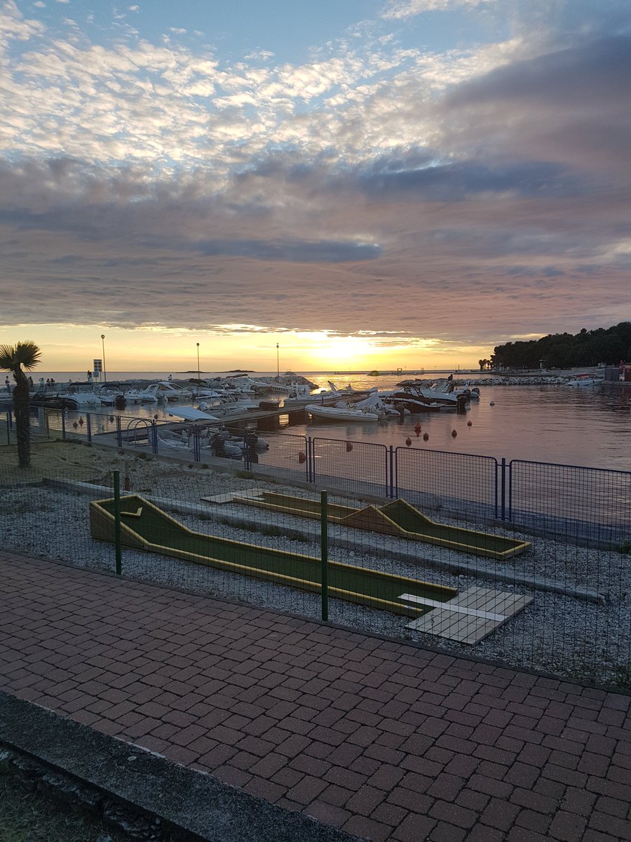 MAURIZIOBrucol4's tweet image. 2020 - Croazia 🇭🇷 parenzo campeggio zelena laguna ⭐⭐⭐⭐.....Relax 😎