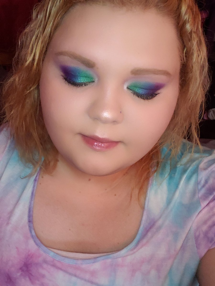 chelz1776's tweet photo. 💚💙💜 Put it back! and Mini Controversy palette. DO NOT LEAVE NEGATIVE COMMENTS! I HAVE AND ALWAYS WILL SUPPORT JEFFREE AND SHANE! I DON'T CARE ABOUT YOUR OPINION! @JeffreeStar @shanedawson #ShaneXJeffree #Conspiracycollection #putitback #jeffreestarcosmetics #makeup https://t.co/3tjvFwHYDt