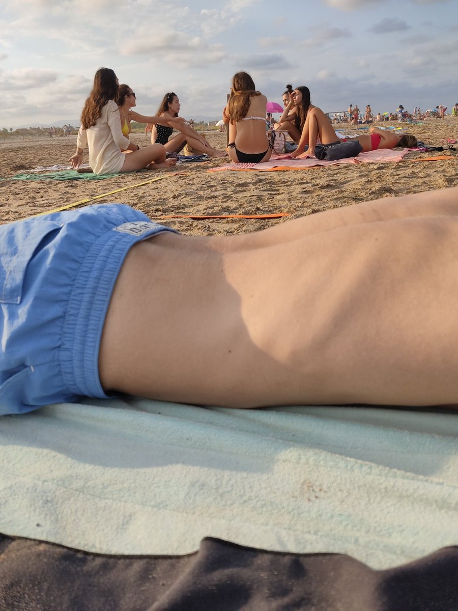 Hago una llamada a Andrea, tus supuestas "amigas" cayetanas llevan 1 hora poniéndote a parir