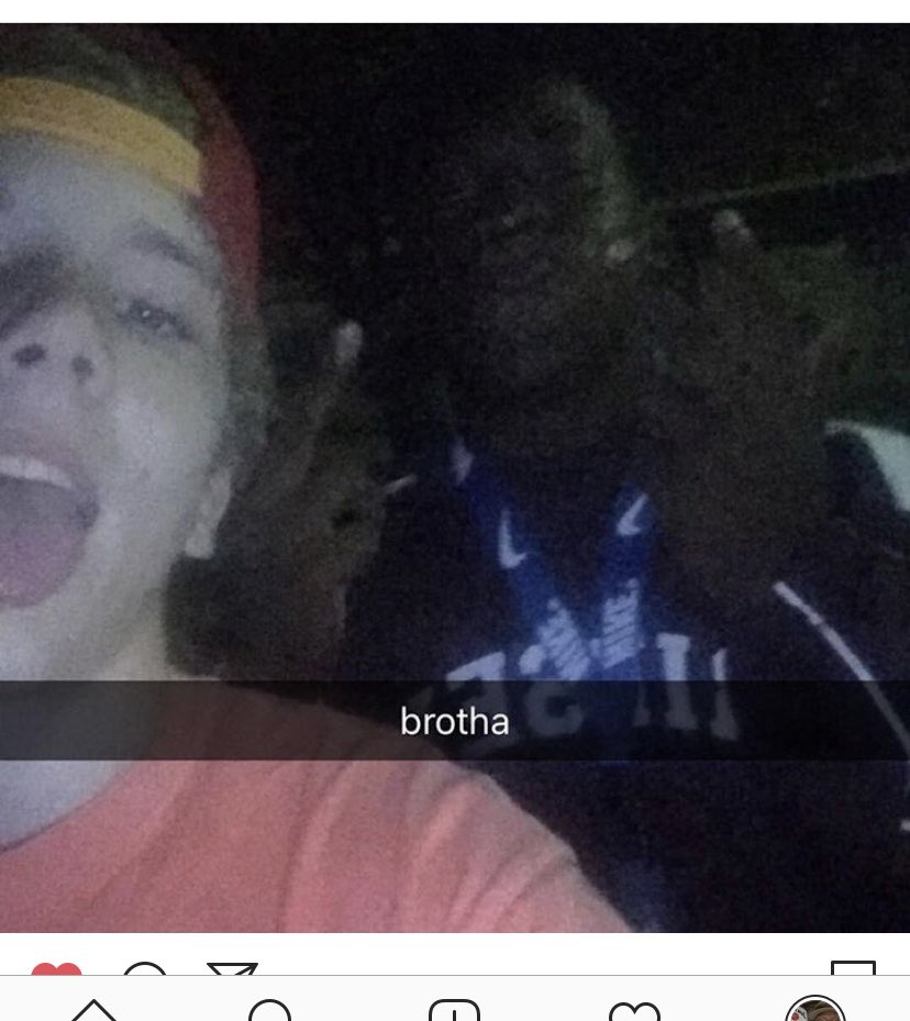 AmoryBell's tweet photo. Man bro when I got that news I just broke down you was my brother you always had my back even if I was right or wrong you was the first person told me I was going to make it out we just talked the other day but I know you looking down smiling at me I love you forever brother ❤️ https://t.co/ETlakDz6cG