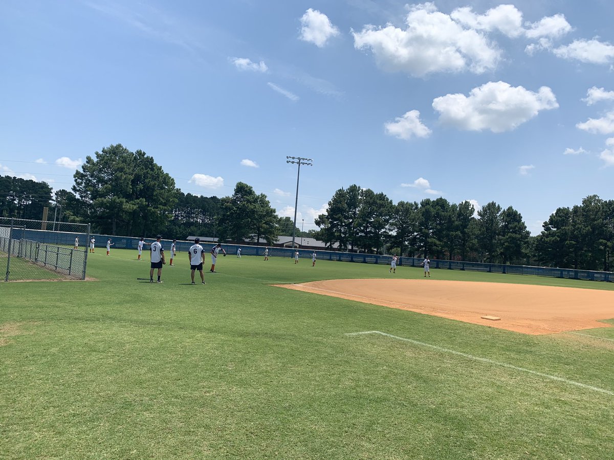 NWShockwave's tweet photo. Bracket play starts in about 15 mins.  Nice chilly day... #ShockwaveBoom @NWakeBaseball https://t.co/opG8suUe4A