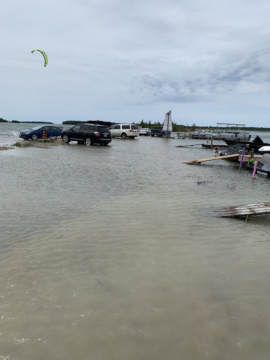 KenNaves's tweet photo. Little bit of water. #oliphant #marina https://t.co/b76YVLA1Bv