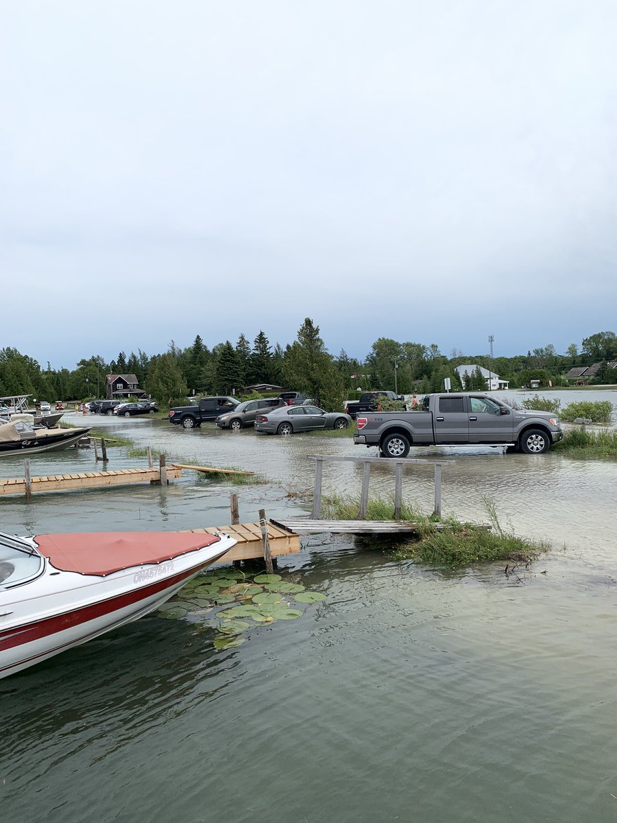 KenNaves's tweet photo. Little bit of water. #oliphant #marina https://t.co/b76YVLA1Bv