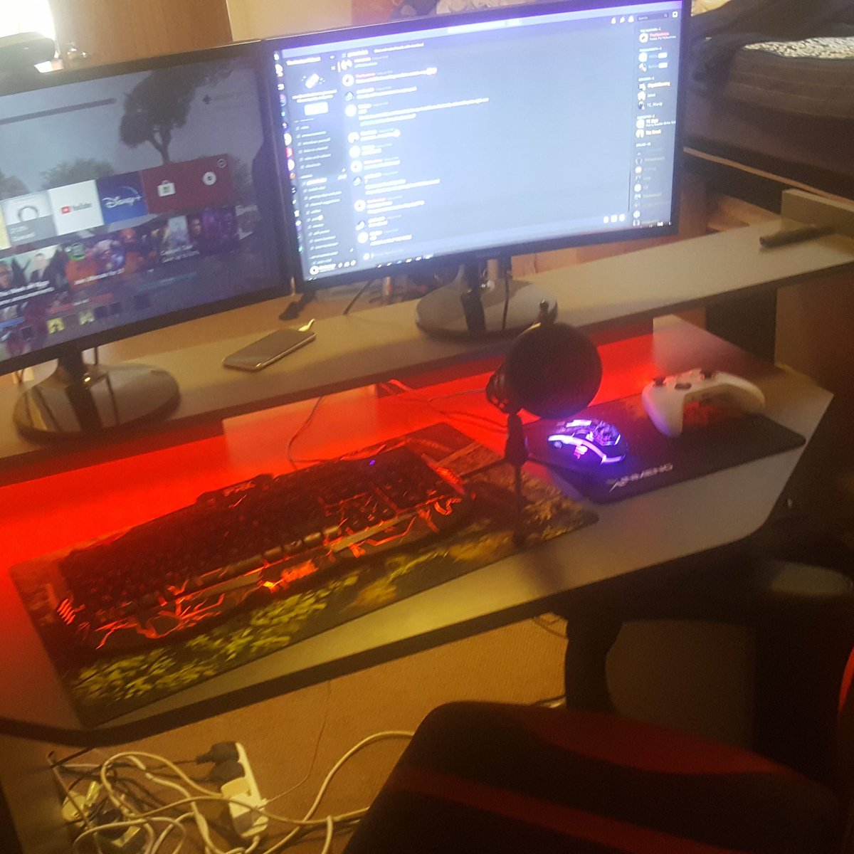 HuntsmanTc's tweet photo. We sre live at https://t.co/tzSJHfbC40
#mixer #mixerstreamer #mixercommunity #streaming #streaminglive #streamingapexlegends #fortnitestreaming #destinystreaming #minecraftstreaming #smitestreaming #borderlandsstreaming
#apexlegends #apex #apexlegendscommunity #familyfriendly https://t.co/obRRXJ14xz
