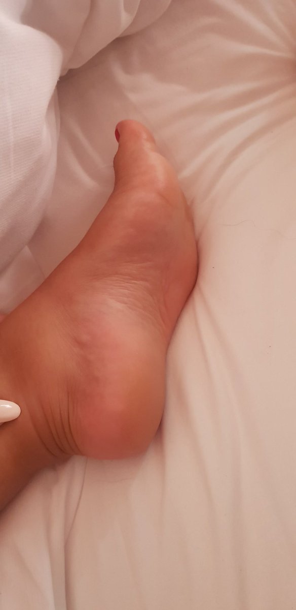InessQueen2's tweet photo. Ils sont où les soumis la?????? Venez raquet tout de suite !! 
#Feet #Moneyslave #Moneymiss #Paypig #Cashmeet #Blackmail #Femdon #Findom @rtfemdomfrance @Afrenchpuppy https://t.co/cYZqBgJOLQ https://t.co/5B2f7DtSIc