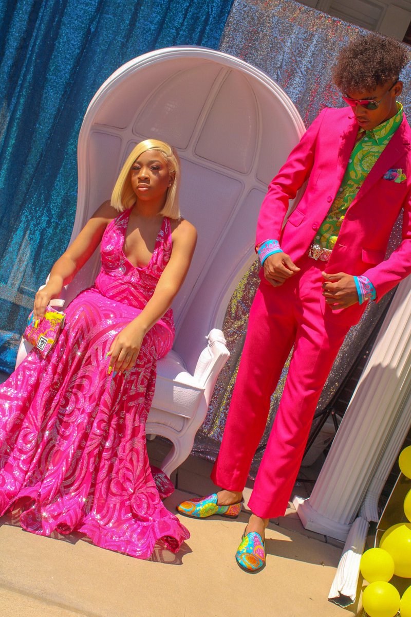 justblessitt's tweet photo. Prom 2k20💧 #justblessitt #freepops #versacedrip https://t.co/PiTv6h6k2U