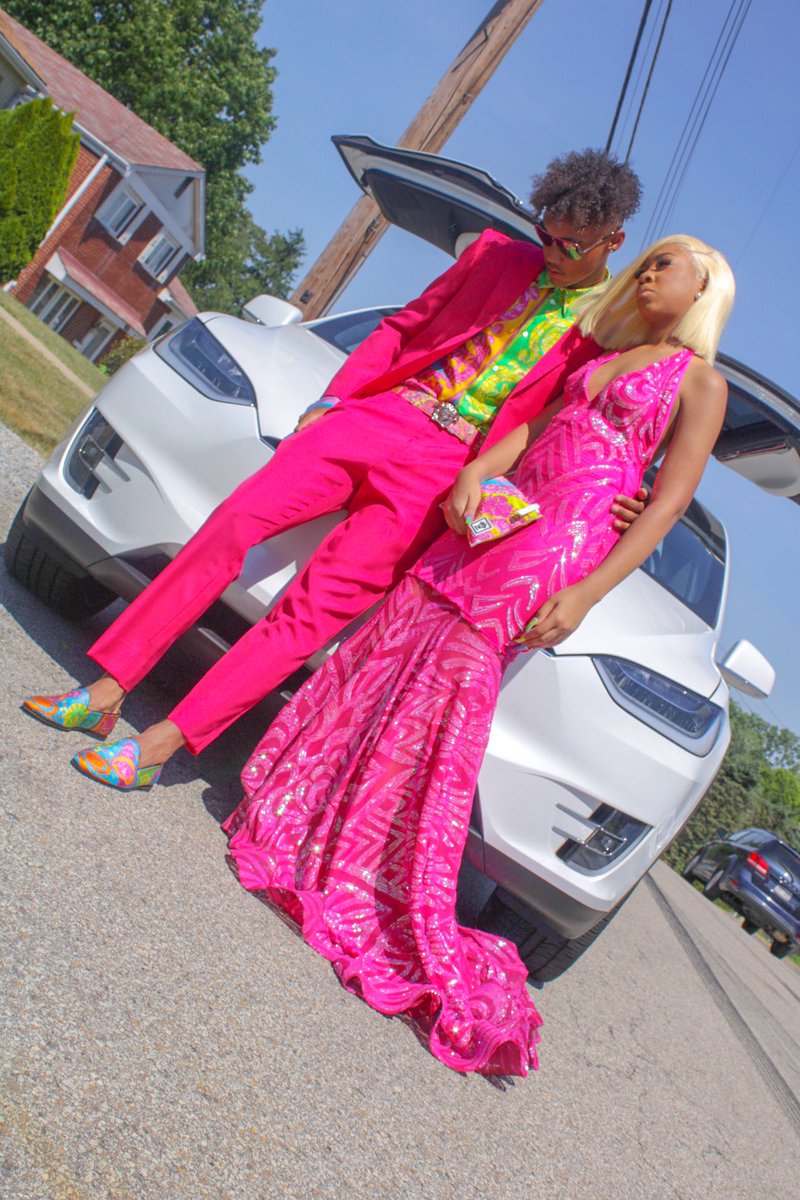 justblessitt's tweet photo. Prom 2k20💧 #justblessitt #freepops #versacedrip https://t.co/PiTv6h6k2U