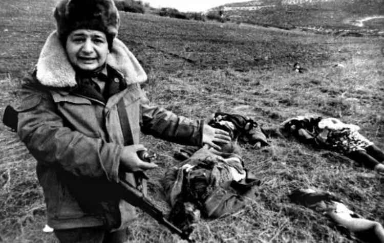 26 февраля 1992 года армянские военные подразделения в городе Ходжалы с 7 тысячным населением осуществили акт геноцида.
Как долго весь мир будет молчать о них?

#ArmenianManipulation