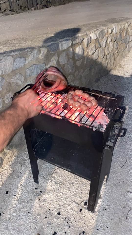 Chef_HornosPira's tweet photo. La #barbacoa domestica #Pira #JOBA50 desmontable y con cajon recoge cenizas by @Grill_PiraOvens #piraovens ideal para #casa #campings #terrazas #jardin donde tu quieras... #Verano2020 #BBQLife #BBQ #bbqtime #cookingoncoal #ProSeriesForHome #Food #Foodie #Grilling #piraflavour https://t.co/8PNhMjY1Pu