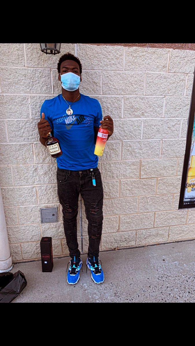 rellcapalot's tweet photo. Lately I Been In My B💰G. #LLSDOT💔 https://t.co/Q7yqRpK3jA