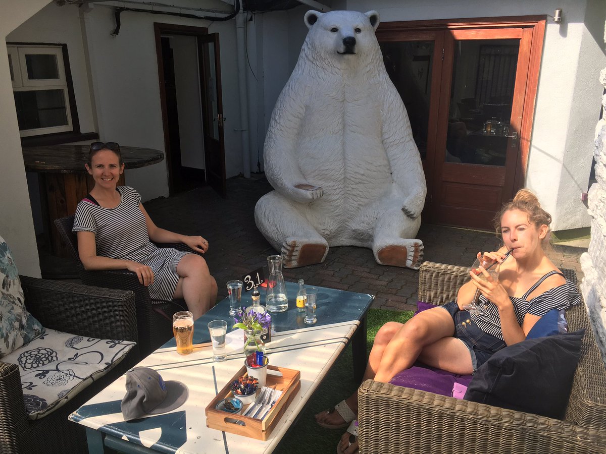 cbbarlow's tweet image. Patio weather, tasty food and drinks at @Hamletskinsale #WildAtlanticWay #staycation #MakeABreakForIt #Kinsale