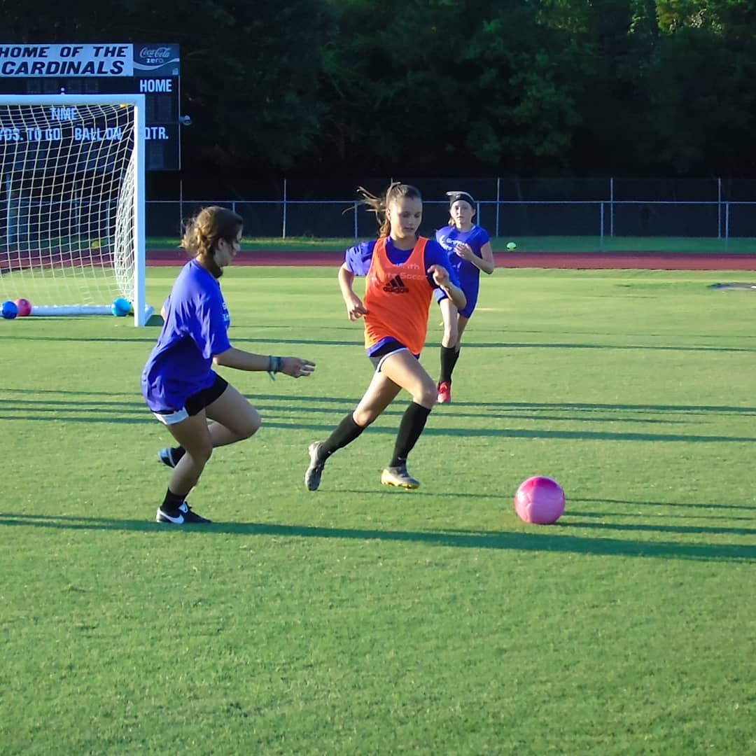BjsGirlsSoccer's tweet photo. An incredible week at the the first annual Griffith Elite Girls Soccer camp! Thank you to @bishopsnyderhs for the incredible facilities. Also a special thank you to @tbc_soccer womens head coach for coming out to speak with the girls about college recruiting. Seeya next summer! https://t.co/K61aVYeFDx
