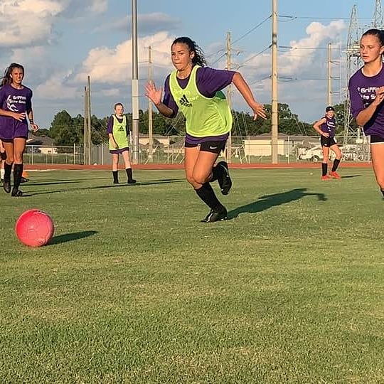 BjsGirlsSoccer's tweet photo. An incredible week at the the first annual Griffith Elite Girls Soccer camp! Thank you to @bishopsnyderhs for the incredible facilities. Also a special thank you to @tbc_soccer womens head coach for coming out to speak with the girls about college recruiting. Seeya next summer! https://t.co/K61aVYeFDx