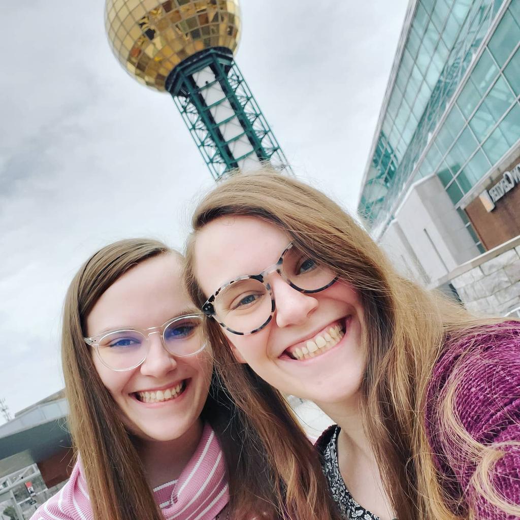 sdyeag's tweet photo. Happy birthday to my favorite twin @kell_yeag! Love living life with you in TN. 💕🥳🎈 https://t.co/Mu1pQYWVFh