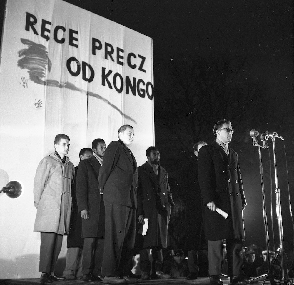 kongijski_sznyt's tweet photo. Flirt socjalistycznej Polski z krajami Afryki, czyli #AfroPRL. Zdjęcia z Polski 1955-89 warte obejrzenia!😎 https://t.co/YwgZJfikXb