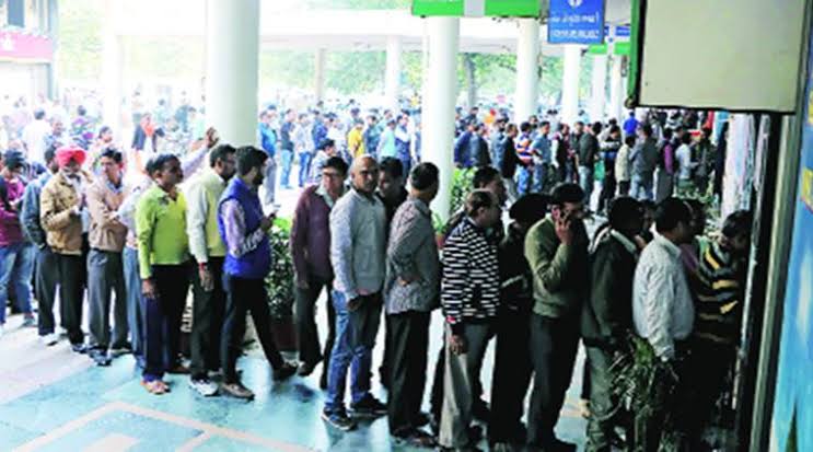 Lucasino360's tweet image. Arsenal fans; waiting for Chelsea to beat Man U so they can drag Dj cuppy #MANCHE