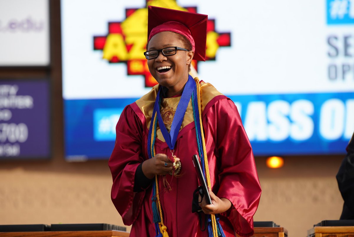 JEspinoza_EDD's tweet photo. Watching our students cross stage to receive HS diploma &amp; seeing happy parents enjoy magical moment truly pulled my heart strings! LOTS of HARD WORK, so THANK YOU #TeamSISD employees for making it happen. LOVE our students, staff, parents &amp; community! Congrats Class of 2020!❤️👏 https://t.co/GyhTHJ76Nx
