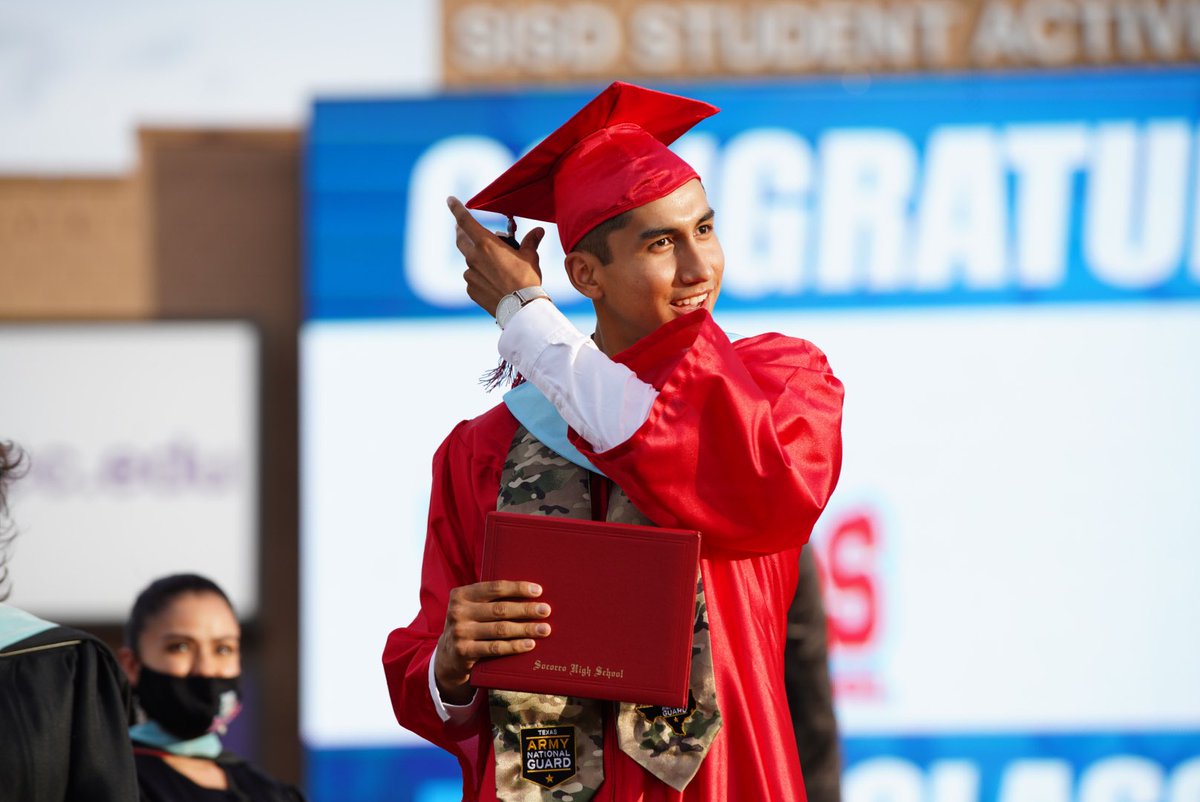 JEspinoza_EDD's tweet photo. Watching our students cross stage to receive HS diploma &amp; seeing happy parents enjoy magical moment truly pulled my heart strings! LOTS of HARD WORK, so THANK YOU #TeamSISD employees for making it happen. LOVE our students, staff, parents &amp; community! Congrats Class of 2020!❤️👏 https://t.co/GyhTHJ76Nx