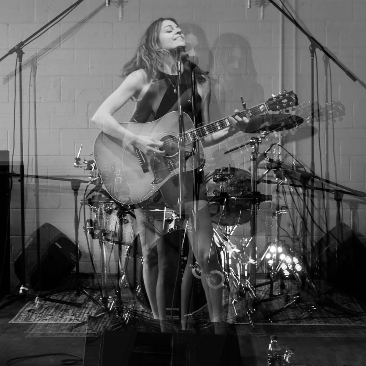 katetuckermusic's tweet photo. To feel alive... 📷 @heatherleroy #worldparty #singlesclub https://t.co/HBdZY2pRXl