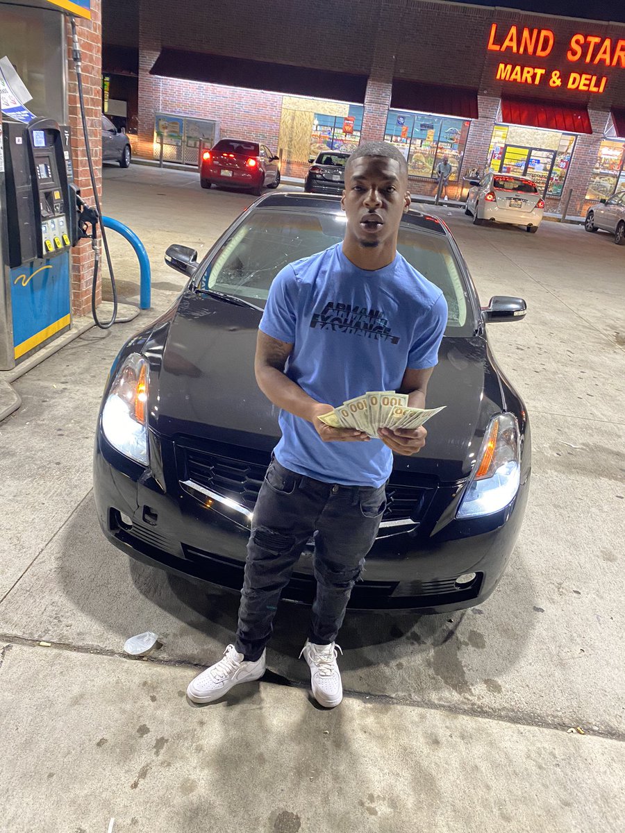 FBBENFRANK's tweet photo. Ion care how much you bring 🏚 I can handle it 🏋🏽♂️ Grab the money phone 🏧 makes some calls then its vanishin 💵 #HMP🅿️ #HEAD1ST🎩 https://t.co/6XHPBtSfmX