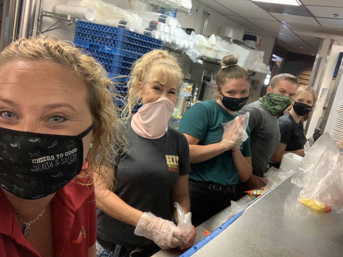 amy_bourn's tweet photo. #chilislove #SundayFunday #teamcarefree @hasquet @train3rgirl @dougcomings @twchilihead https://t.co/zKHc7EVt33