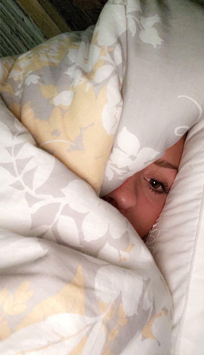 burridoe's tweet photo. Me: seriously why won’t my face recognition work iPhones suck

Also me: https://t.co/ncd3TYlRPb
