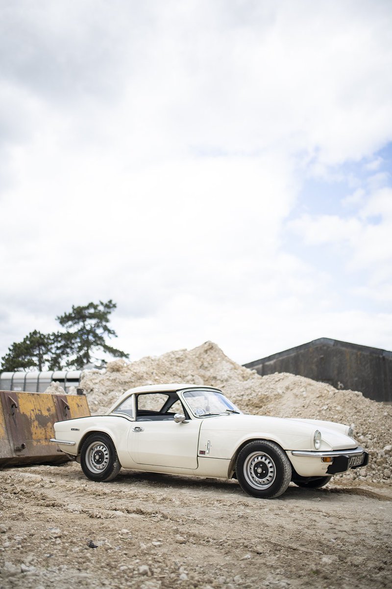 RNGClassics's tweet photo. Different kinda Sunday driver... just the mention of the word SPITFIRE evokes so many emotions. Triumph did good.Head to the coast with a picnic in the boot for just £250 for the day! https://t.co/xNeFETj9VP

#triumph #spitfire #mk4 #70s #arctic #white #vintagestyle #classic https://t.co/2UKnnyf1NQ