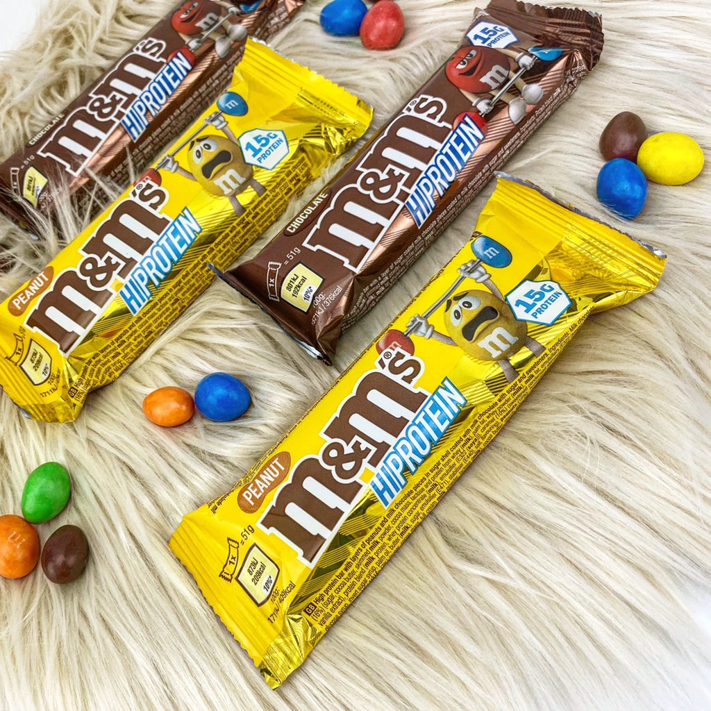 fitcookieuk's tweet photo. 😍 any M&amp;M’s lovers out there!? first on the market ... M&amp;M’s Hi Protein Bars Peanut and Chocolate. Delicious combination of milk chocolate, caramel, peanuts and packed with real M&amp;M’s inside!! #FitCookie https://t.co/Vwei9IFL5X