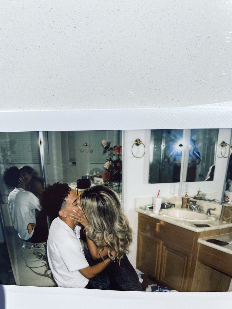 ayecesar_'s tweet photo. polaroids are fun ✨ https://t.co/GfcbXMmhcQ