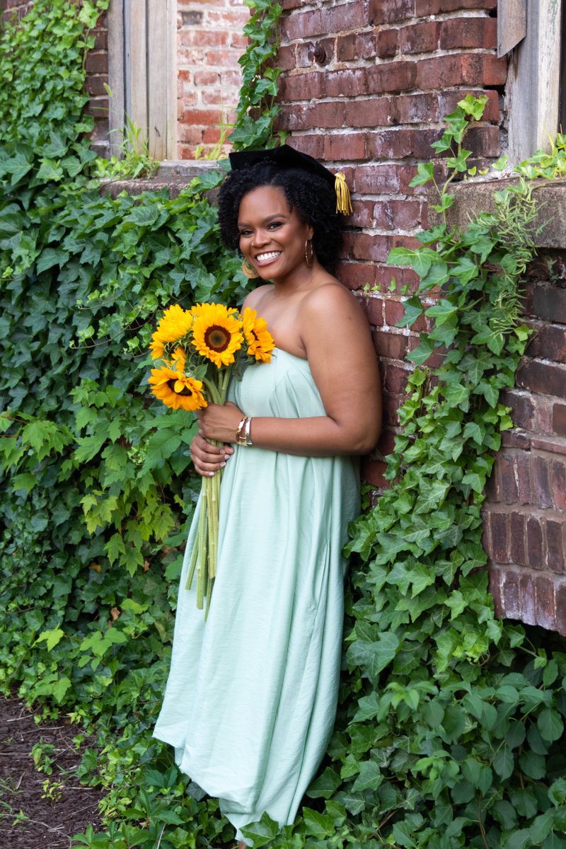 “I’m having a private party
Ain’t nobody here but
Me, my angels, and my [degree]
Singin’
Baby, look how far we’ve come, yeah”
🌻✨❤️
📸: @studio_hayes 
#blackphds