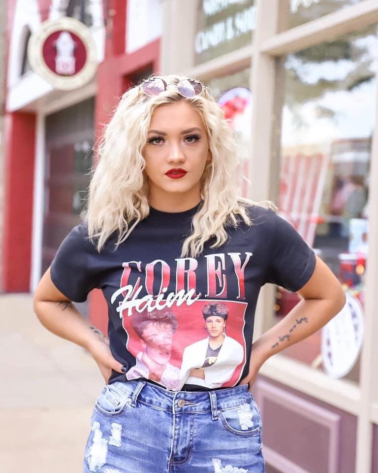 avarowlandmusic's tweet photo. “It basically comes down to that word: Love. I guess that’s what it’s all about.” ~ Corey Haim ❤️ #coreyhaim #80s #80smovies #80sactor #blonde #sunglasses #jeanskirt #miniskirt #medina #ohio https://t.co/qBh3a0mGj5