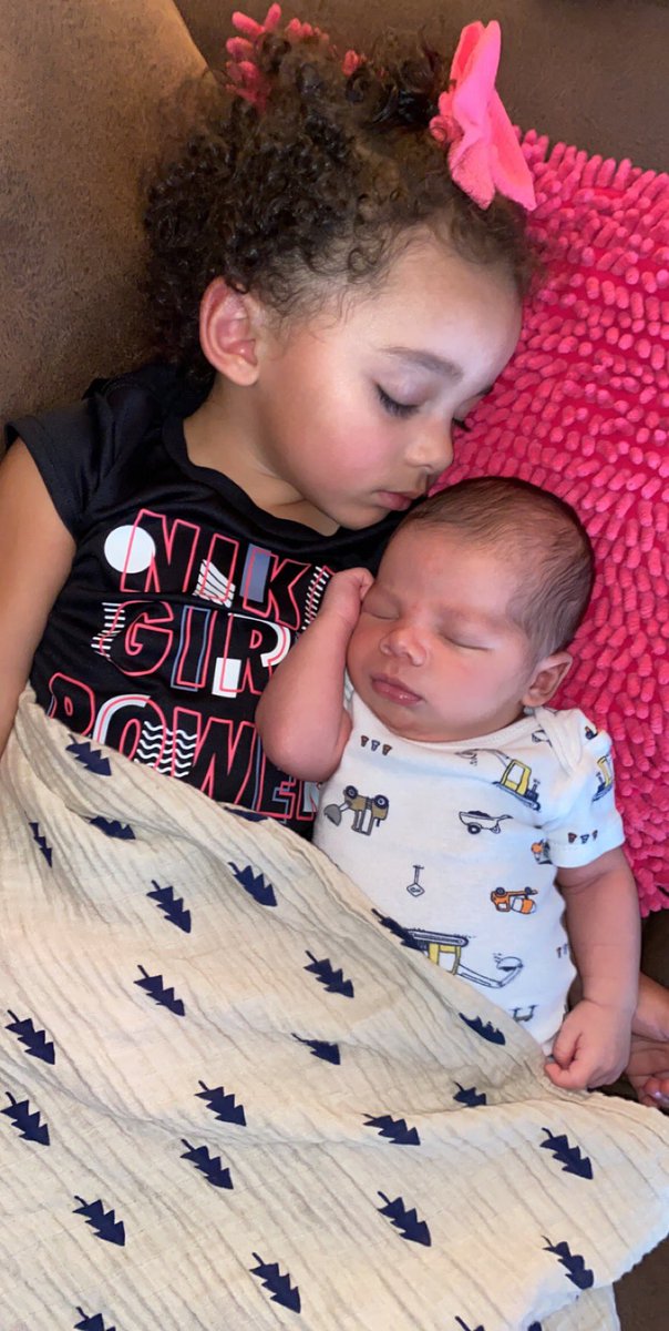 lvaxoxo's tweet photo. God sure did bless us with two of the cutest kids 😍😍 https://t.co/2Tbz1tNyDY