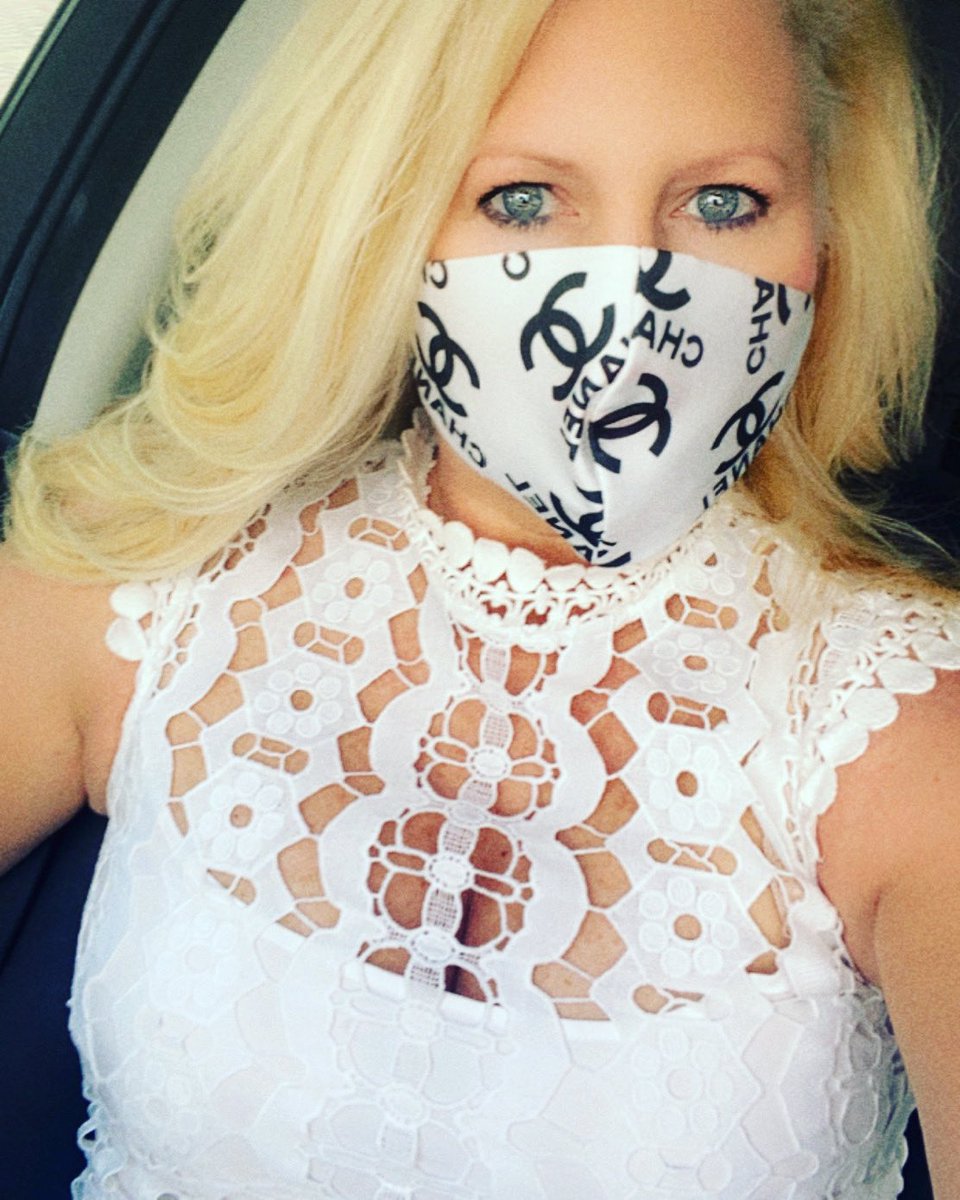 jenpbradley's tweet photo. Like my mask? Order this one and other #designers and #sportsteam #masks and help nonprofit @LVFC_NV #MaskTaskForce! @NVHealthRespon1 #NevadaMaskUp https://t.co/VK5vl7My3H