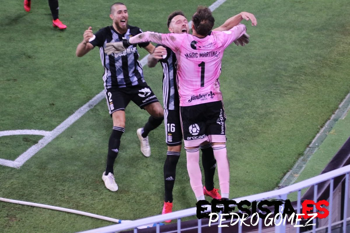 EfesistaOficial's tweet photo. Cómo celebrar un gol de ascenso https://t.co/pi1uEJkqYA