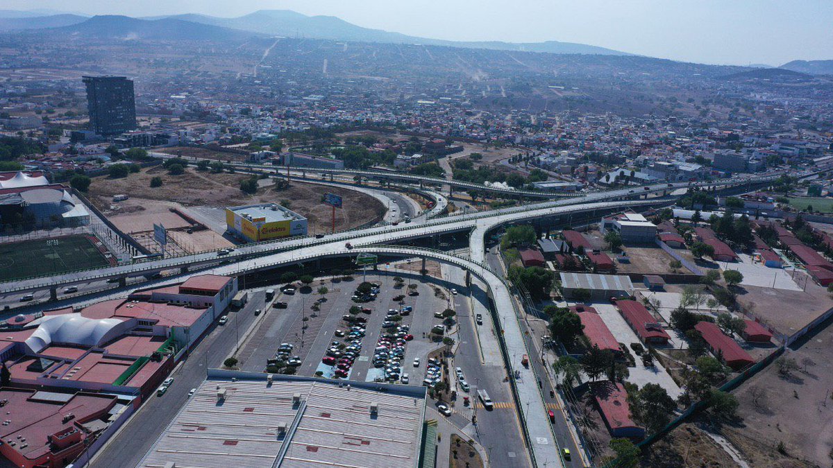 omarfayad's tweet photo. Hace unos meses puse en marcha la segunda etapa de la #SuperVíaColosio. Con la modernización de esta vialidad, el @gobiernohidalgo le está apostando a la atracción del turismo, a nuevas inversiones y desarrollar el potencial de los municipios de la zona metropolitana de #Pachuca. https://t.co/ZTLSolX9FN