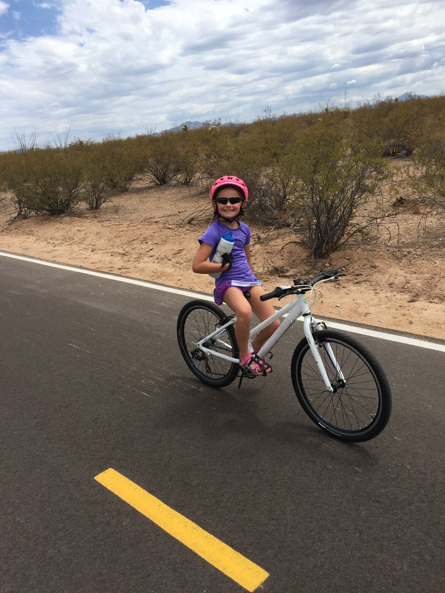 FoutsAva's tweet photo. Recovery ride followed by #slushies yum. My dad challenged me to do the whole ride #nohands. I won. #trekbikes #pochelmets #tucson #theloop #honeystinger #bicycle #kidsonbikes @HomestretchFdn https://t.co/MtStUNx0Qt