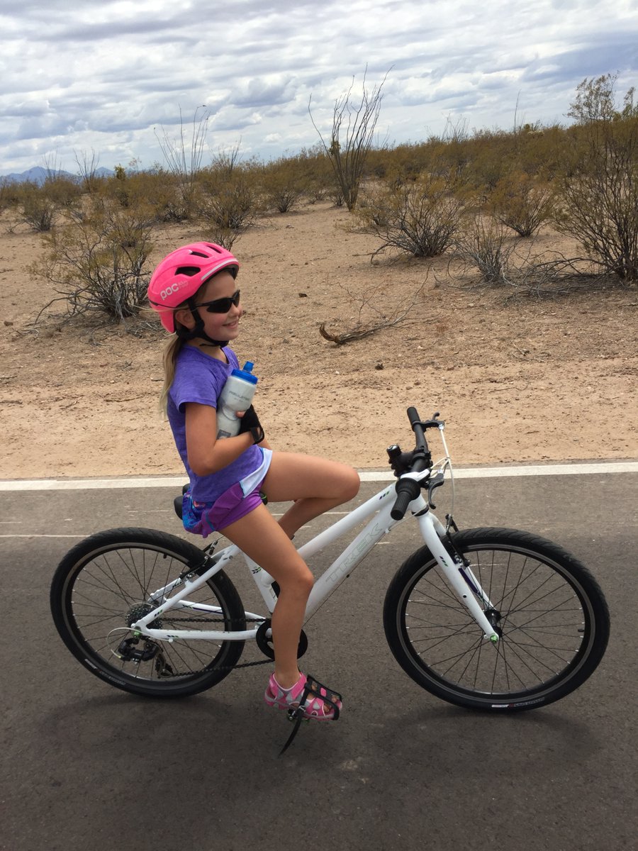 FoutsAva's tweet photo. Recovery ride followed by #slushies yum. My dad challenged me to do the whole ride #nohands. I won. #trekbikes #pochelmets #tucson #theloop #honeystinger #bicycle #kidsonbikes @HomestretchFdn https://t.co/MtStUNx0Qt