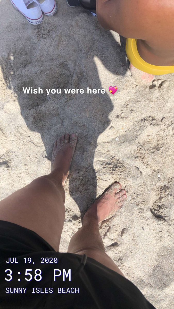 fvckinpeewee's tweet photo. Wish you were here 😘🏖 #weekendinmiami https://t.co/1KesFtaHpr