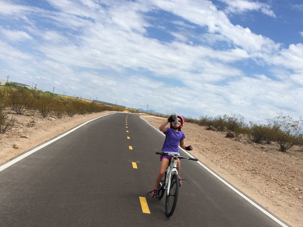 FoutsAva's tweet photo. Recovery ride followed by #slushies yum. My dad challenged me to do the whole ride #nohands. I won. #trekbikes #pochelmets #tucson #theloop #honeystinger #bicycle #kidsonbikes @HomestretchFdn https://t.co/MtStUNx0Qt