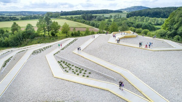 Planorama ift.tt/32znEvd #architecturephotographs

Two New German Parks . Wassertrüdingen Planorama Landschaftsarchitektur . photos: © Hanns Joosten Last summer, over 300,000 tourists flocked to the quaint Bavarian town of Wassertrüdingen, about two hours north of Muni…