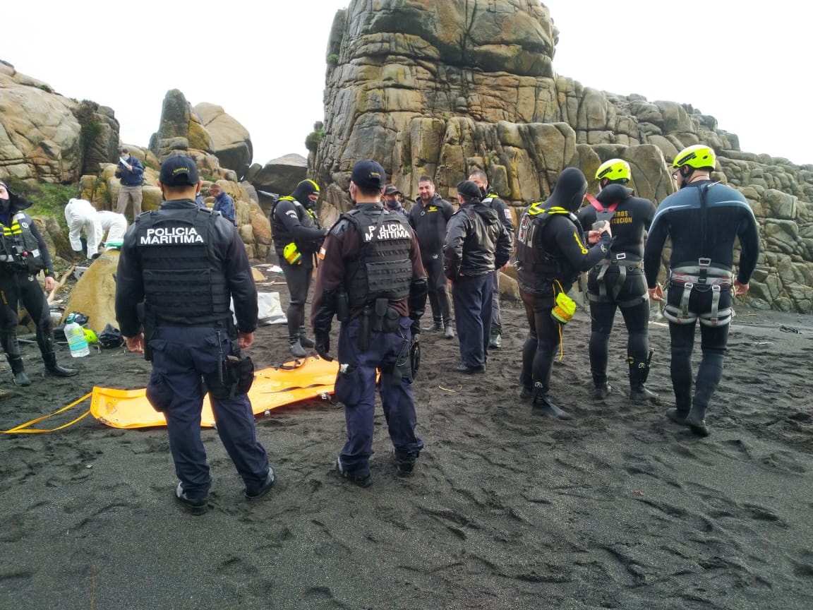 CONSTITUCIÓN: <a href="/Armada_Chile/">Armada de Chile</a> rescata cadáver encontrado flotando en el mar en sector Maguillines. <a href="/ARECONSTITUCION/">ARE CONSTITUCION</a> <a href="/cbconstitucion/">BomberosConstitucion</a>