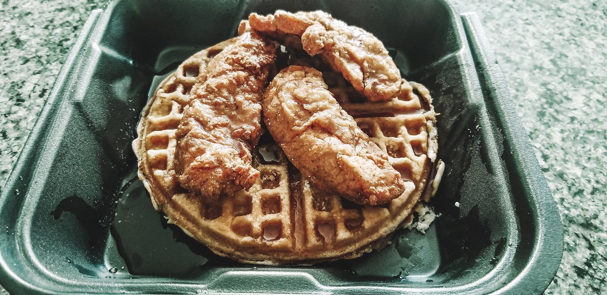 MadeInGwinnett's tweet photo. Need #takeout food? Check out #TheWingSuite in #GraysonGA
#LoganvilleGA #ToGoFood #MadeInGA #LoveGA #wings #fries #chickenandwaffles #yum #TakeOutFood #MadeInGrayson #GraysonGeorgia https://t.co/n7R8a75ave
