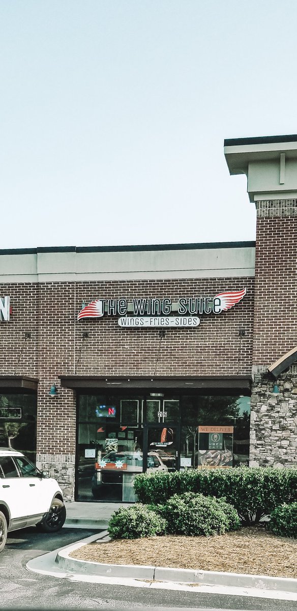MadeInGwinnett's tweet photo. Need #takeout food? Check out #TheWingSuite in #GraysonGA
#LoganvilleGA #ToGoFood #MadeInGA #LoveGA #wings #fries #chickenandwaffles #yum #TakeOutFood #MadeInGrayson #GraysonGeorgia https://t.co/n7R8a75ave