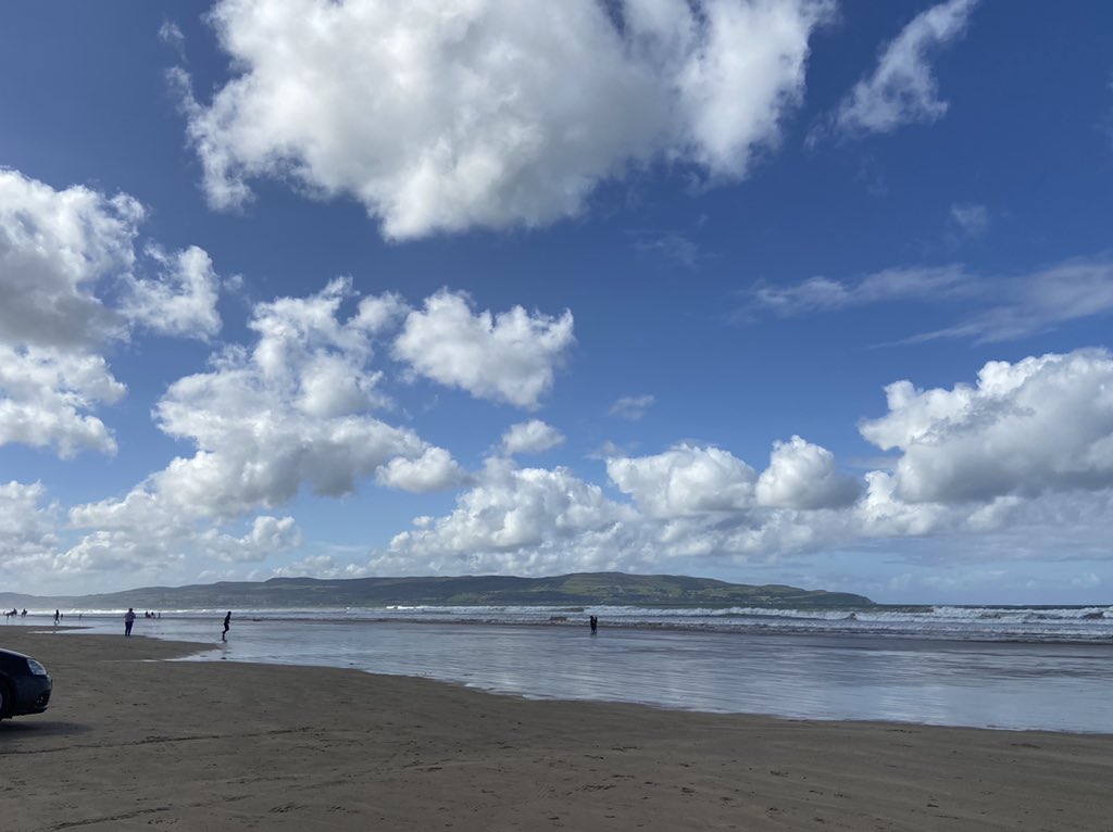 RuthMcQuillan2's tweet photo. @DBdigitalimages @barrabest @newslineweather @angie_weather @WeatherCee @geoff_maskell @linzilima Cool, blowy and busy at #BenoneStrand today, but incredibly bright and beautiful too. https://t.co/W3JwXzWqky
